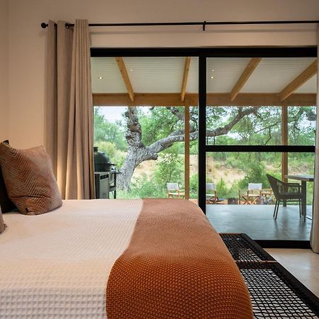 Nomads Den Private Villa With Heated Pool On Hoedspruit Wildlife Estate Riverbed Extérieur photo