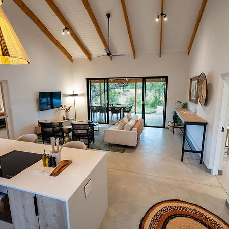 Nomads Den Private Villa With Heated Pool On Hoedspruit Wildlife Estate Riverbed Extérieur photo