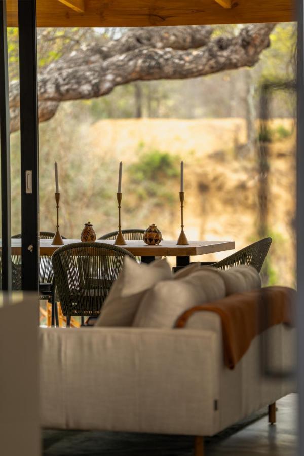 Nomads Den Private Villa With Heated Pool On Hoedspruit Wildlife Estate Riverbed Extérieur photo