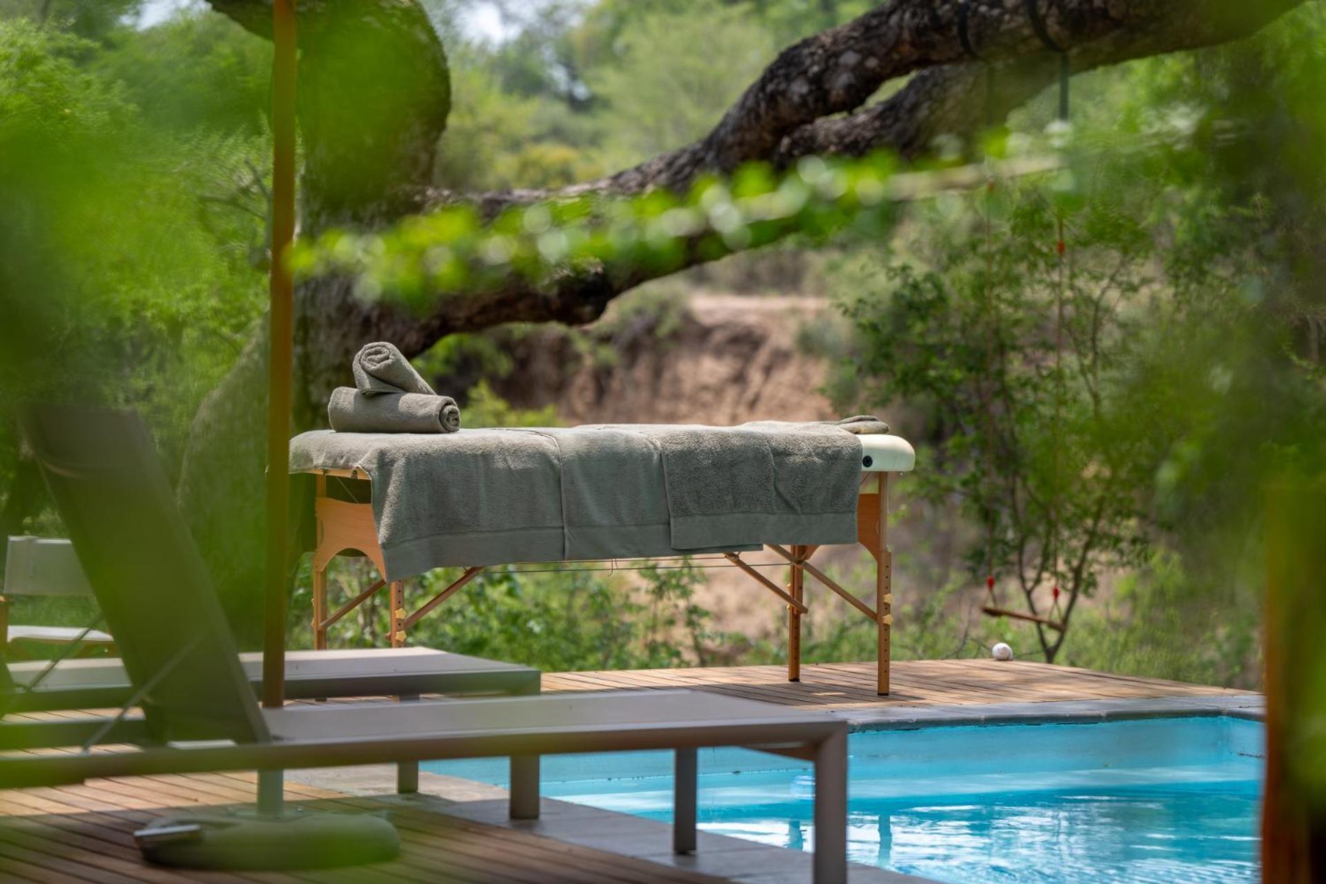 Nomads Den Private Villa With Heated Pool On Hoedspruit Wildlife Estate Riverbed Extérieur photo