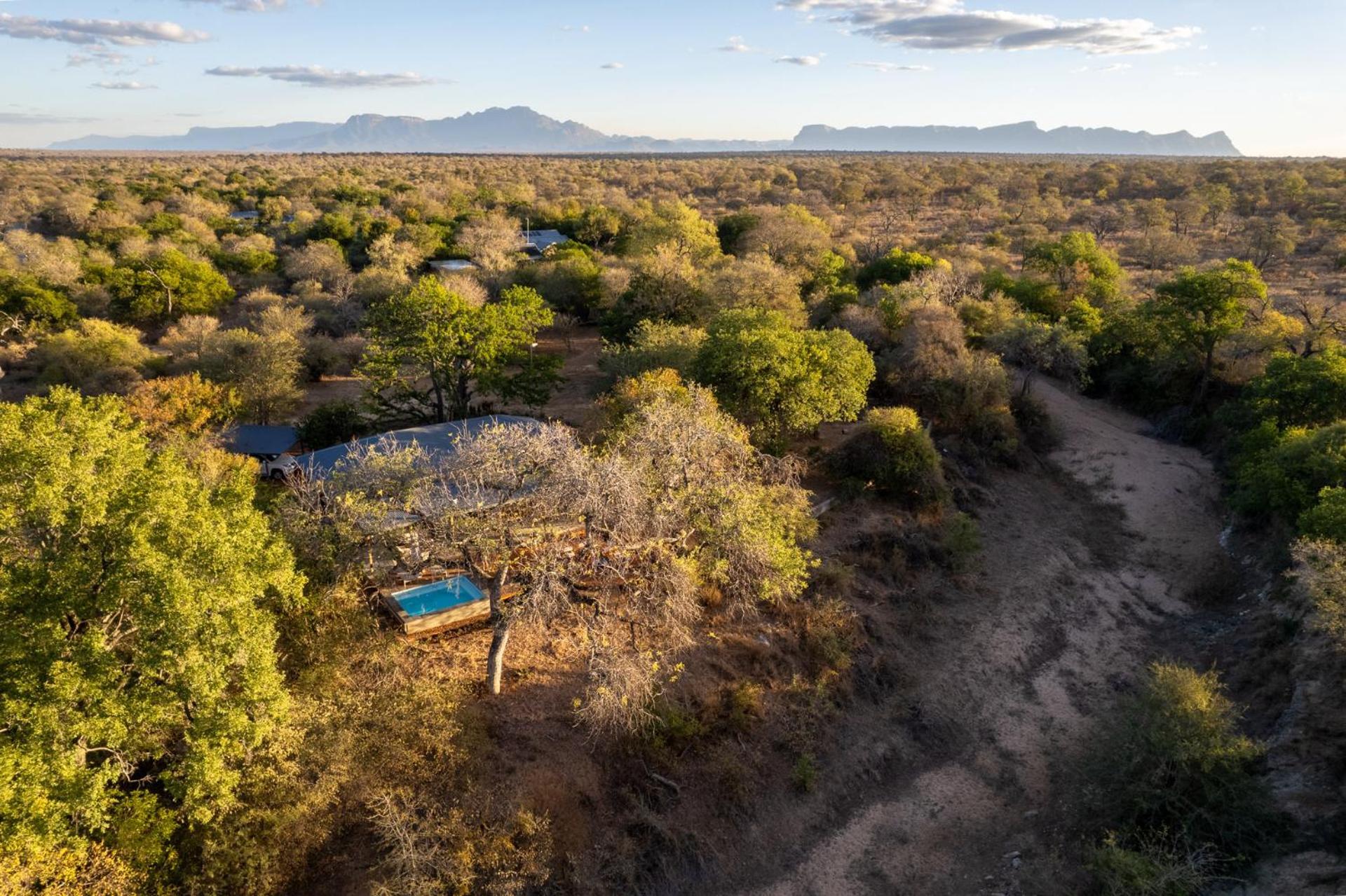 Nomads Den Private Villa With Heated Pool On Hoedspruit Wildlife Estate Riverbed Extérieur photo